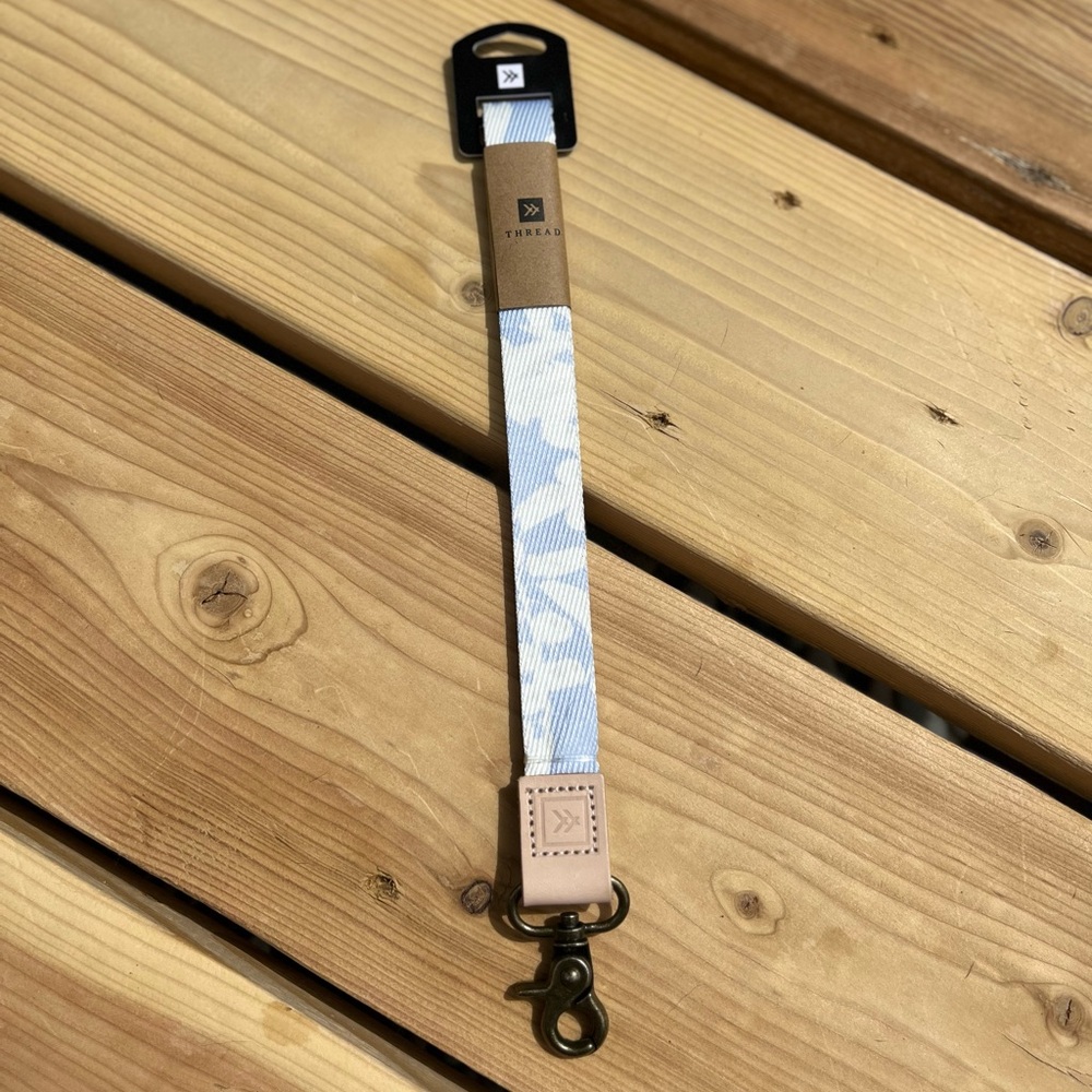 LANA THREAD LANYARD